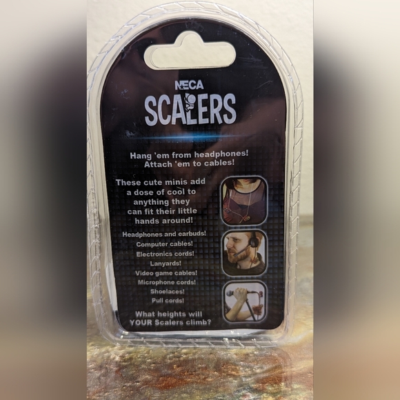 Marvel Avengers Age of Ultron NECA Scalers Ultron Vinyl Figure NEW! - Picture 4 of 4